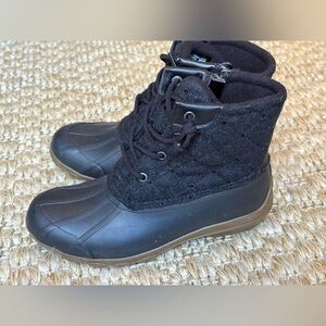 Women Sperry duck boots size 6.